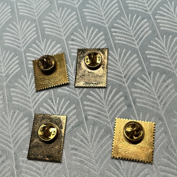 4 vintage collectible stamp brooches - Picture 4 of 11